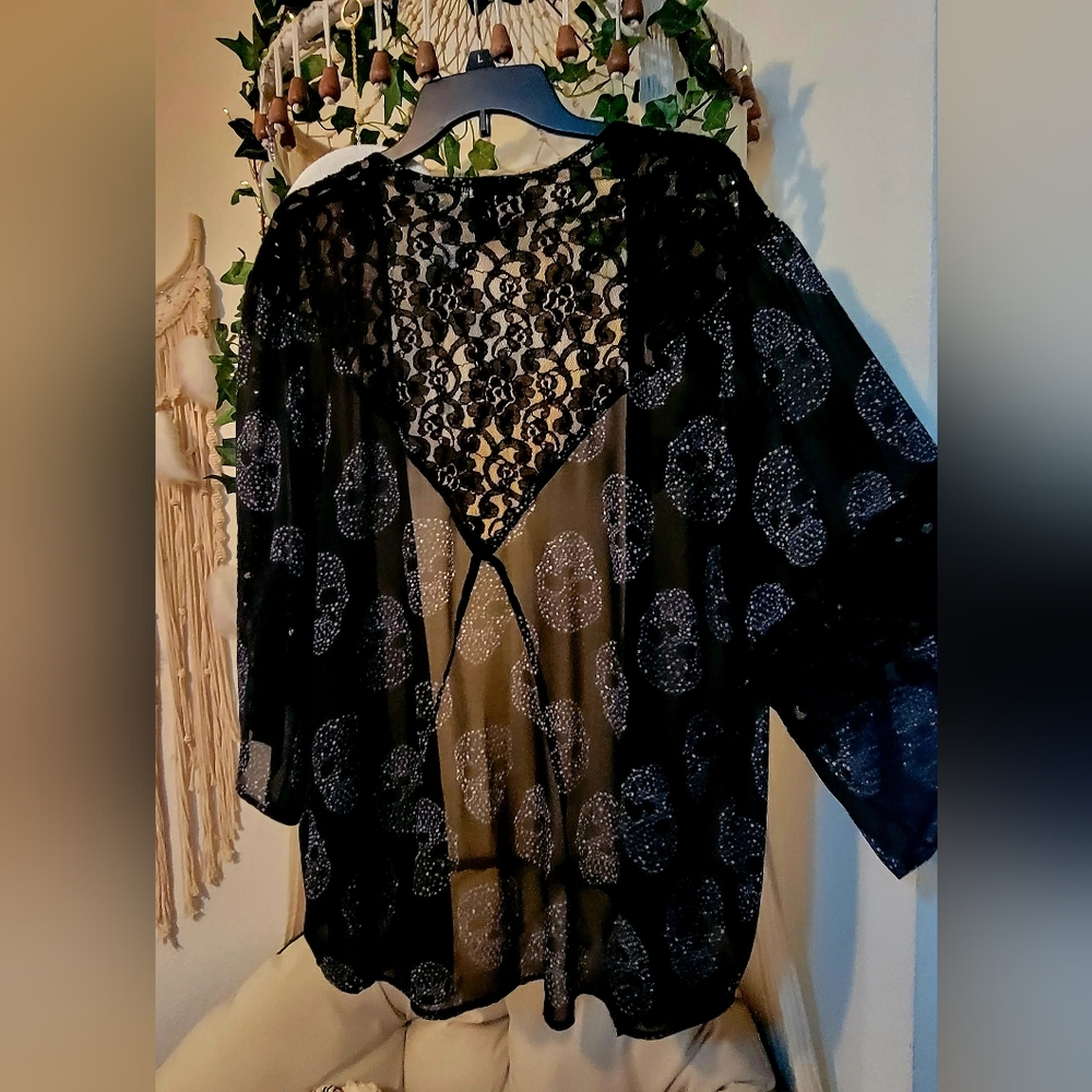 Skull Banded Lace Kimono